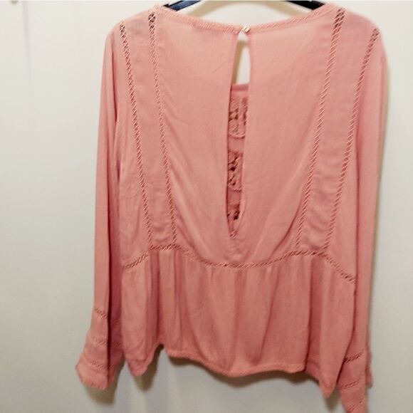 Peach Peak Thru Open Back Blouse - Picture 6 of 8